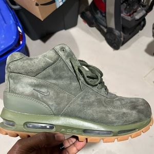 I have 2 pair of Nike boots with out the box in great condition $125 per shoe